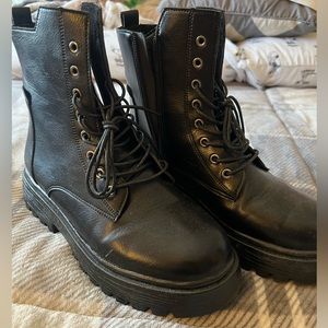 Women Chunky Minimalist Lace-Up Front Combat Boots